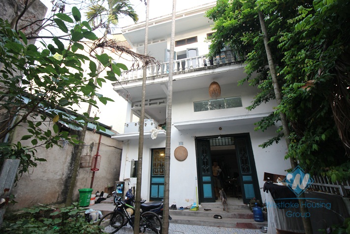 Vietnamese style house with nice garden for rent in Tay Ho area